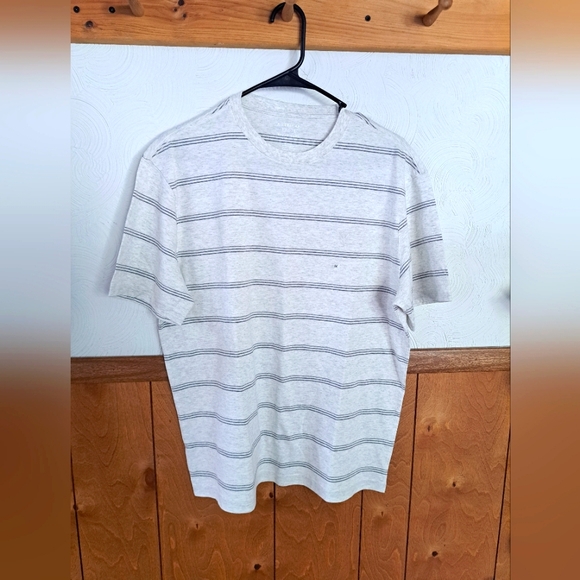 NWT AEO Light Gray Striped Super Soft Standard Fit Tshirt - Picture 1 of 6